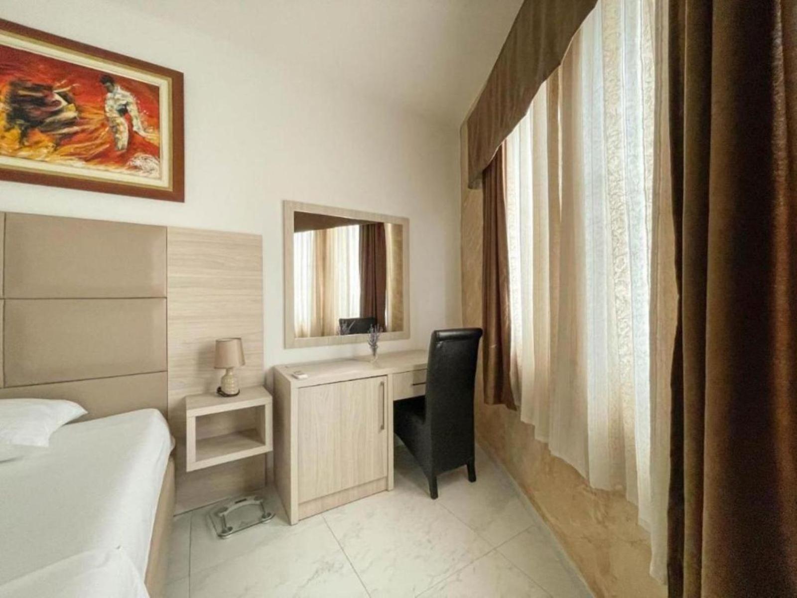Imperial Hotel อุลซิน ภายนอก รูปภาพ