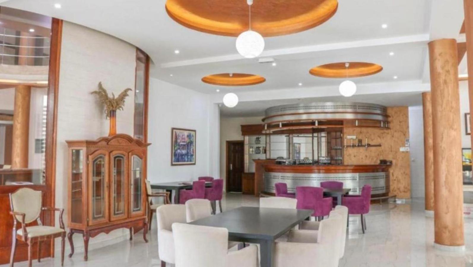 Imperial Hotel อุลซิน ภายนอก รูปภาพ